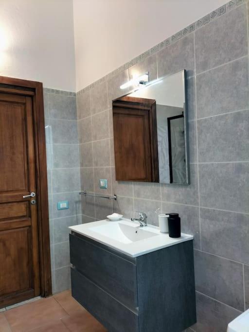 Appartamento Casa Marta Cagliari Esterno foto